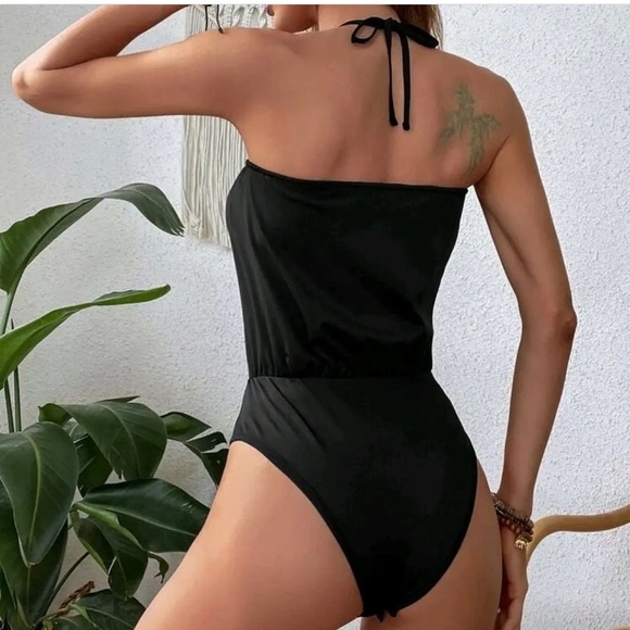 Tie back halter bodysuit - Picture 2 of 2